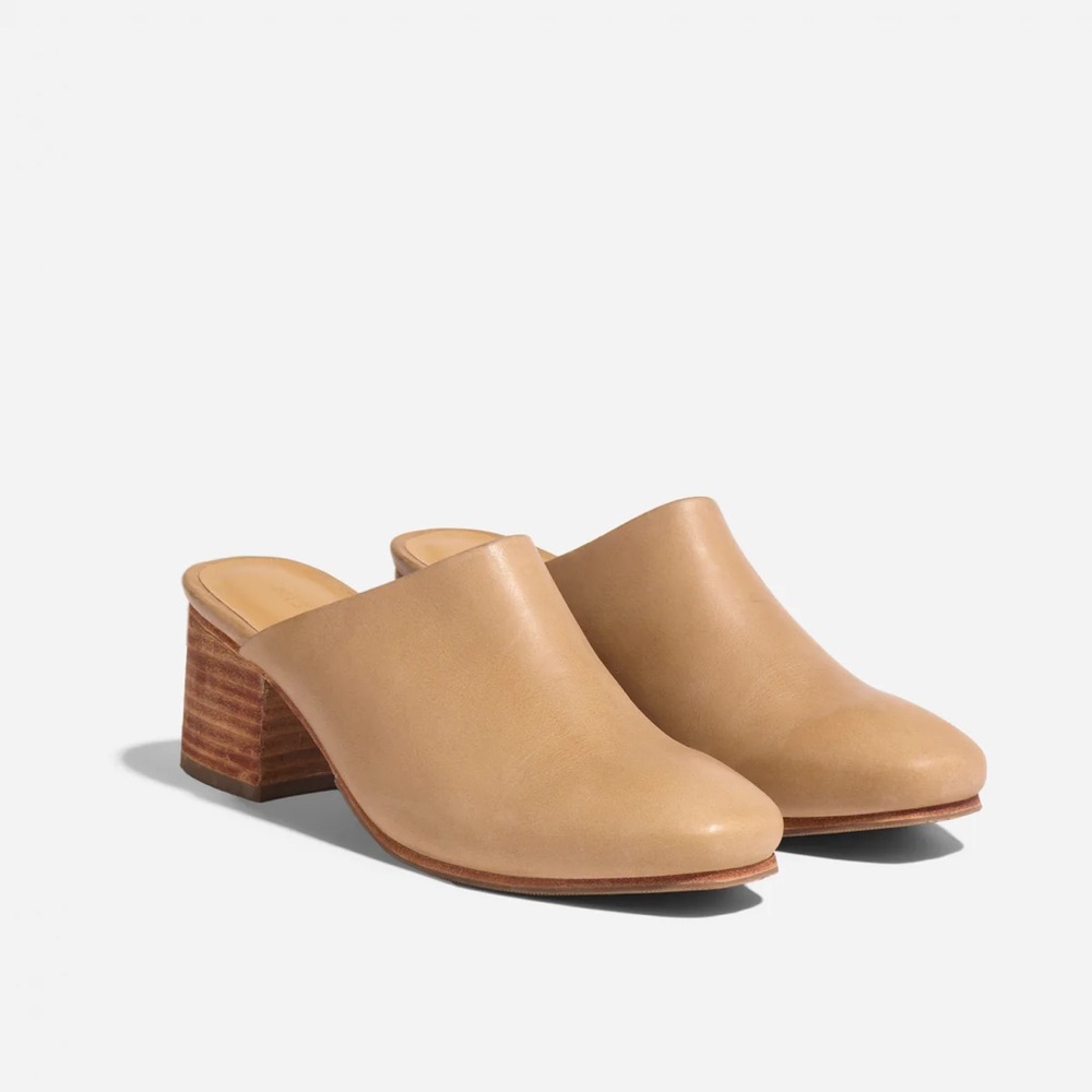 New in box Nisolo x Anthropologie heeld mule in color almond 100% leather